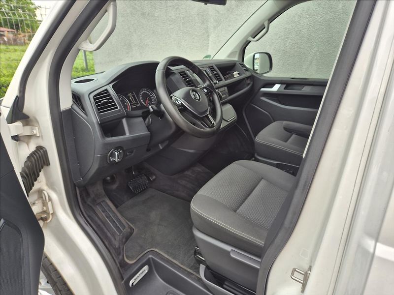 Volkswagen Multivan (2016) 2,0 TDI DSG 110Kw Webasto - fotka 11 z 39