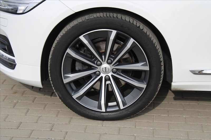 Volvo V90 2.0 B5 173kW AWD INSCRIPTION - fotka 9 z 30