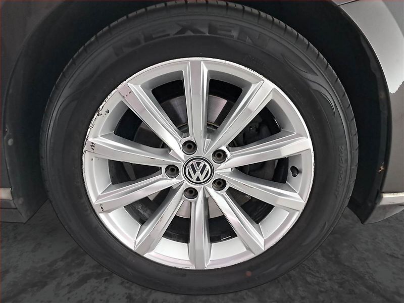 Volkswagen Passat (2017) 2.0 TDI, Automat, Serv.kniha - fotka 15 z 22