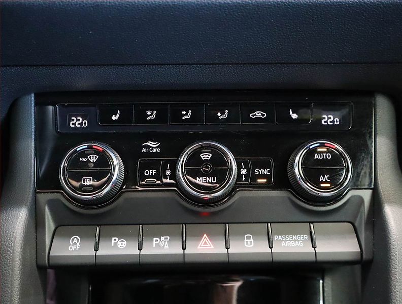 Škoda Karoq (2022) Sportline 2.0 TSI - fotka 20 z 24