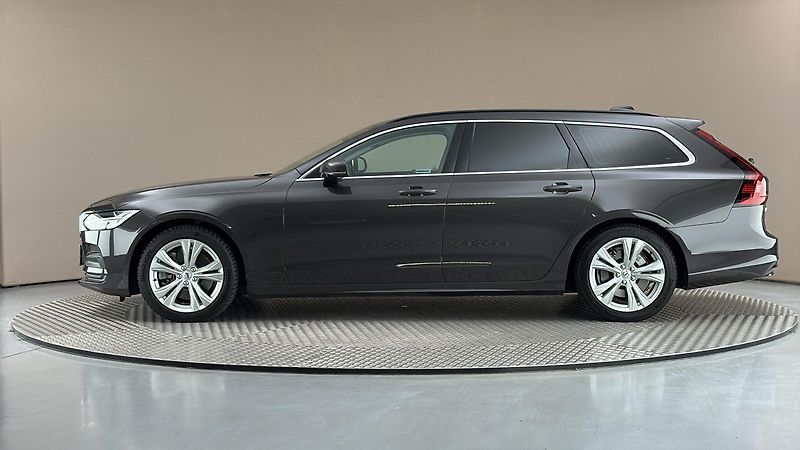 Volvo V90 2.0 B4 AUT Momentum Pro - fotka 4 z 28