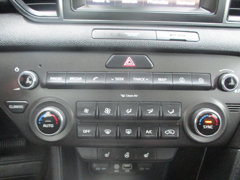 Kia Sportage 2.0 CRDi 4x4 ČR - fotka 21 z 32