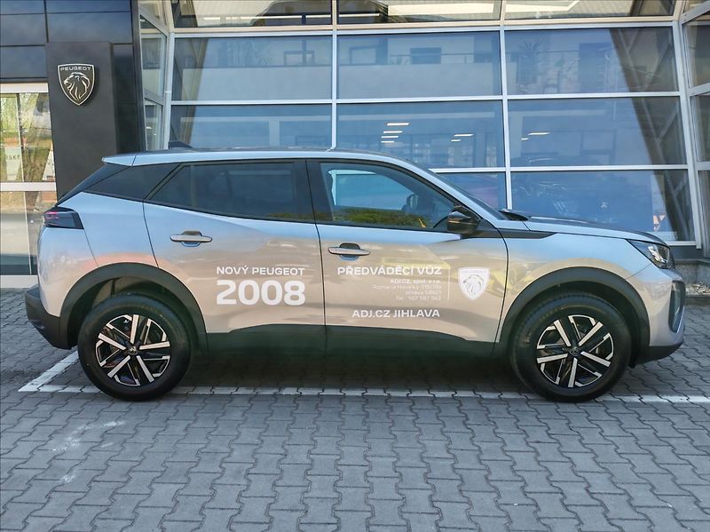 Peugeot 2008 1.2 BUSINESS Hybrid 110 e-DCS6 - fotka 8 z 16