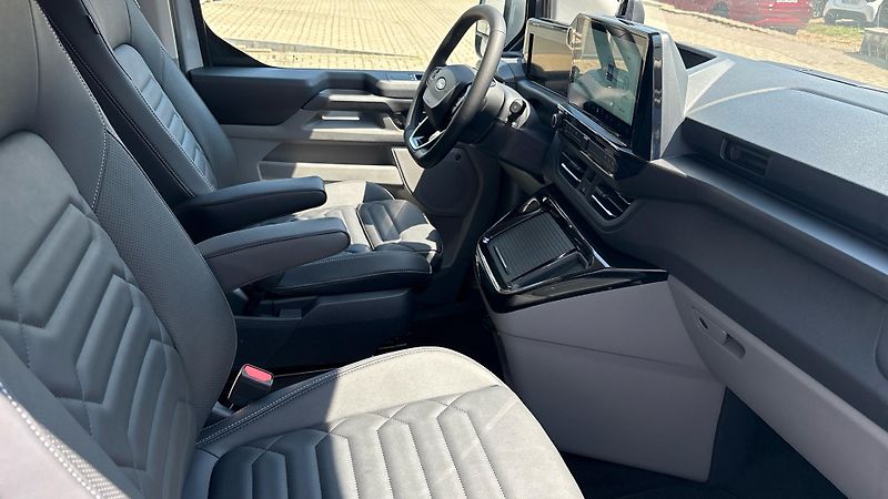 Ford Tourneo Custom (2026) 2.0 AWD Titanium X L2 + Tažné - fotka 13 z 39