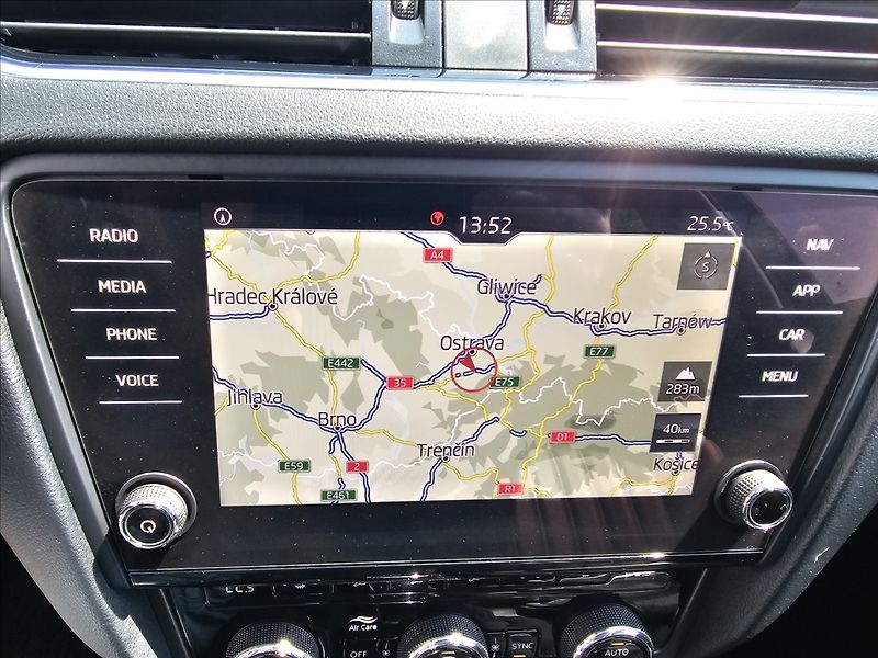 Škoda Octavia III 2,0TDi 110KW STYLE + - fotka 19 z 46