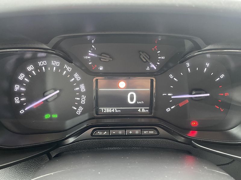 Toyota ProAce City Verso SHUTTLE L2 1.5 D-4D 75 kW - fotka 12 z 18