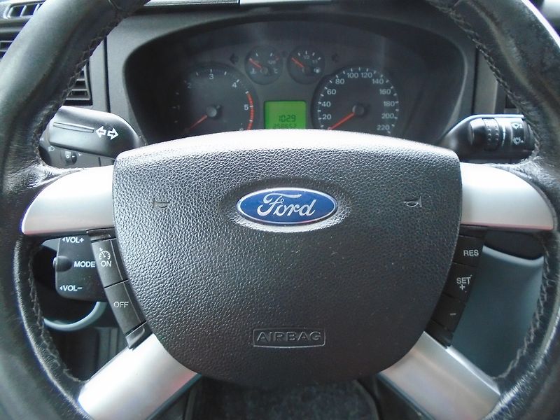 Ford Transit (2014) 2.2 TDCi L3H3 Bus 9 míst AC - fotka 25 z 30