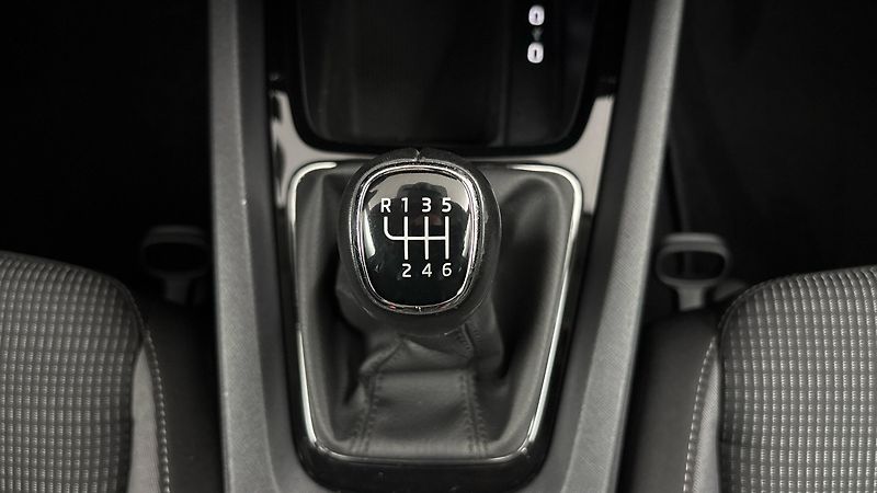Škoda Octavia 2.0 TDI Ambition Combi - fotka 21 z 23