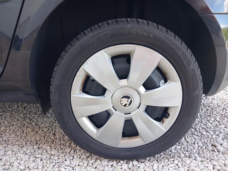 Škoda Roomster 1.2 HTP KLIMA - fotka 32 z 35