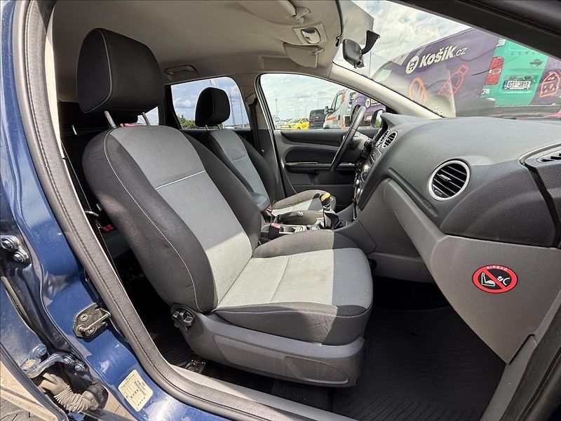 Ford Focus 1,6 TDCi 66kW - fotka 11 z 19