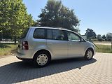 Volkswagen Touran 1.6 75kw Trendline 7 míst - náhled 9