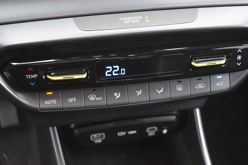 Hyundai i20 po faceliftu se moc nezměnil. Ale škoda to určitě není