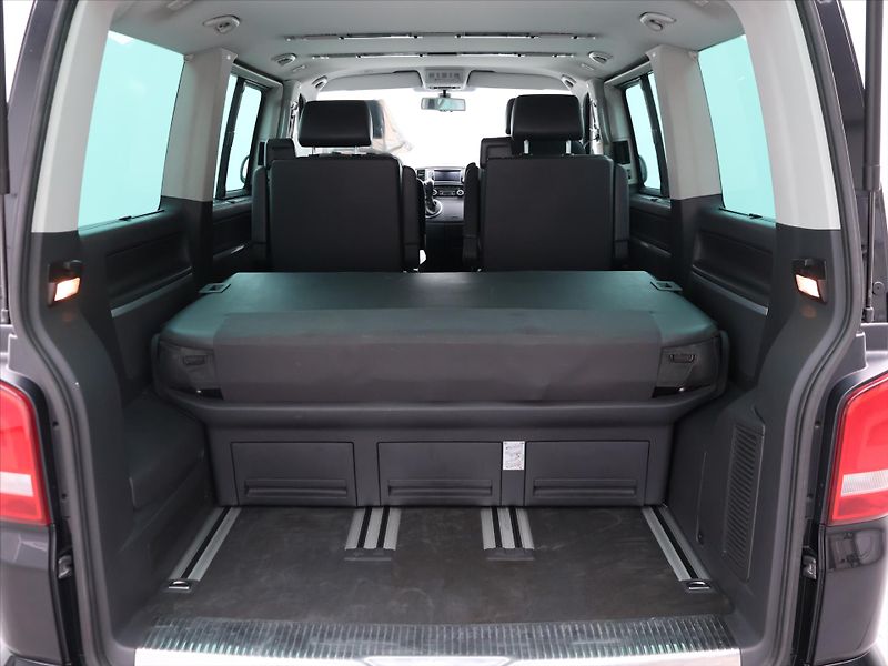 Volkswagen Multivan 2,0 TSI 150kW 4M DSG Highline - fotka 10 z 39