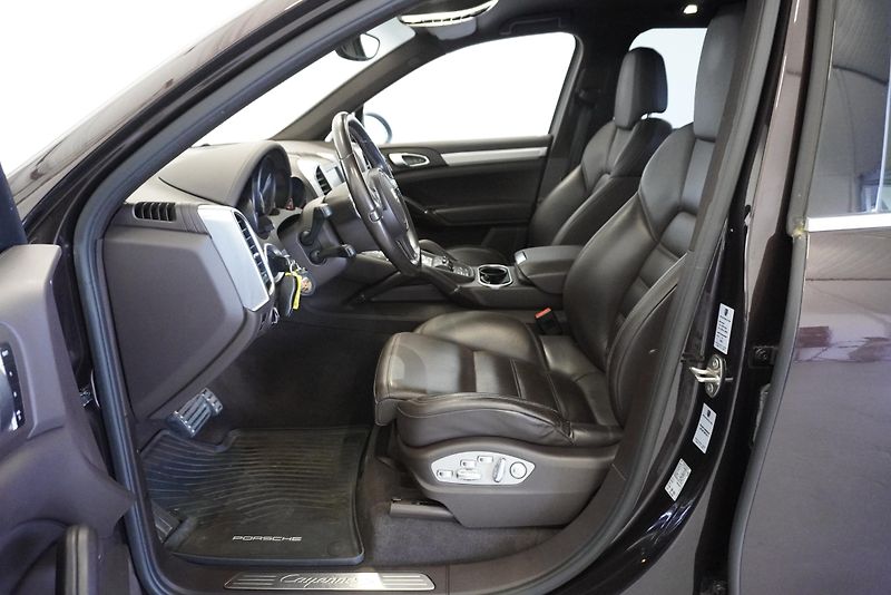 Porsche Cayenne 4,2 TDI V8 4WD AUT. - fotka 13 z 31