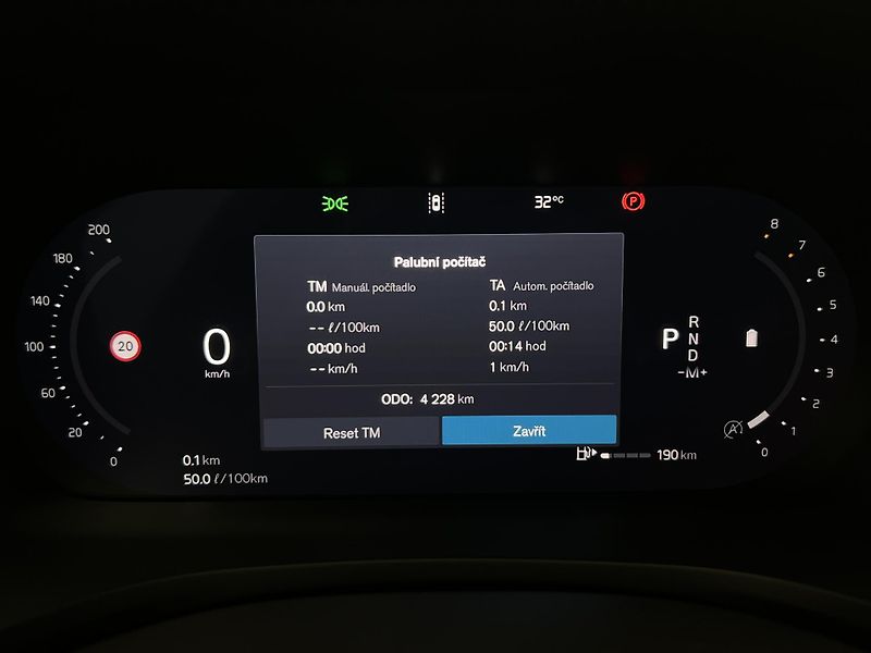 Volvo V60 B4 DARK PLUS AUT - fotka 24 z 45