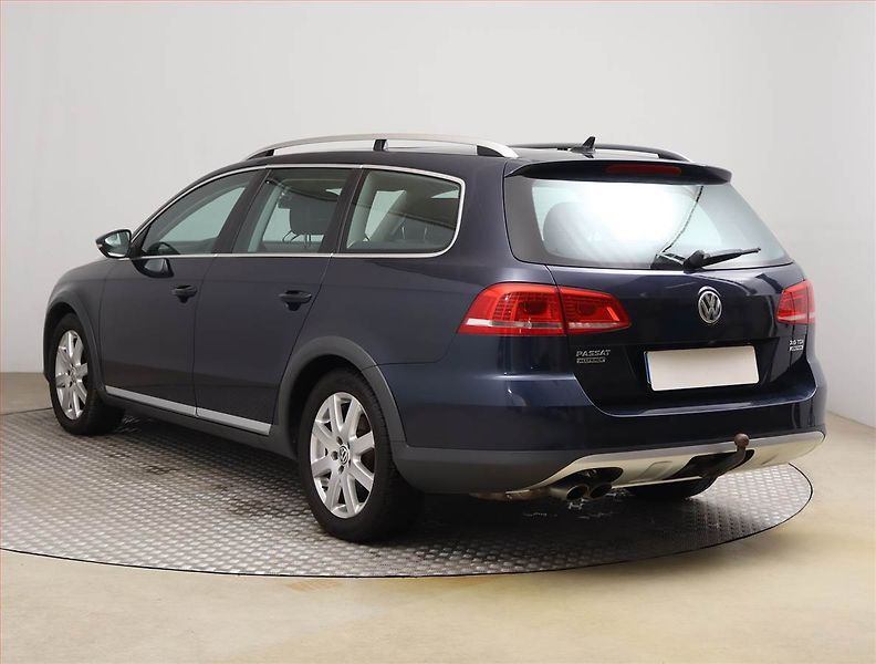 Volkswagen Passat (2012) Alltrack 2.0 TDI, 4X4 - fotka 4 z 20
