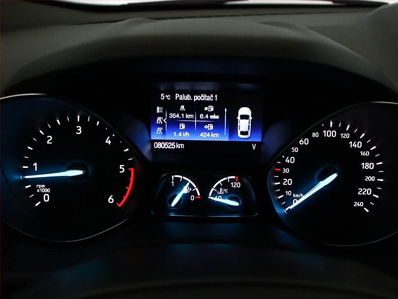Ford Kuga (2017) 2.0 TDCi, Kůže, Navi, Tempomat - fotka 9 z 15