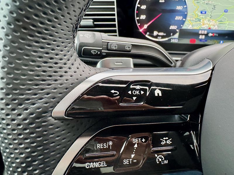 Mercedes-Benz GLS (2024) 450d AMG Max V+ Full Care 2030 - fotka 27 z 46