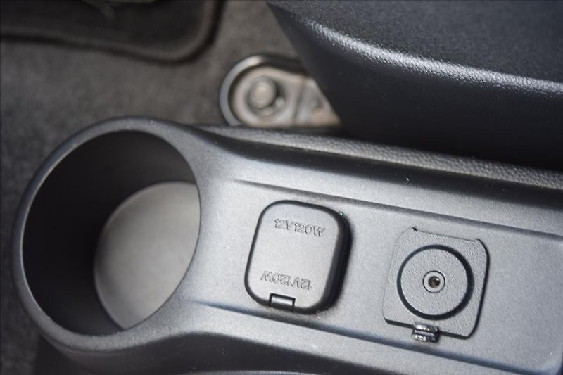 Mazda 2 1,4 I 55KW NOVÁ STK KLIMA - fotka 36 z 39