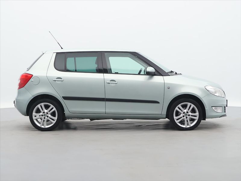 Škoda Fabia 1.2 i 51kW Elegance Sport CZ - fotka 8 z 31