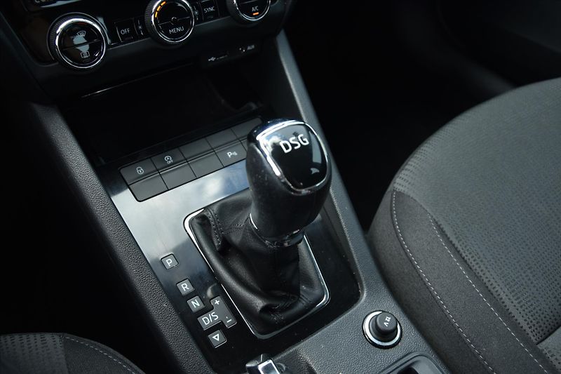 Škoda Octavia 1.6 TDI 85kW DSG STYLE ČR - fotka 24 z 24