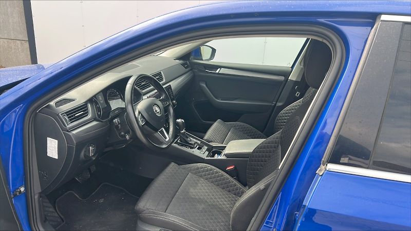Škoda Superb (2018) 4X4GRT STY TD 140/2.0 A7F - fotka 13 z 30