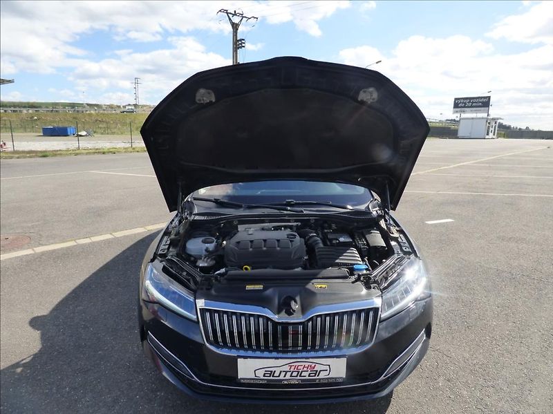 Škoda Superb 2,0 TDI DSG CRYSTAL LIGHT  Sty - fotka 16 z 78