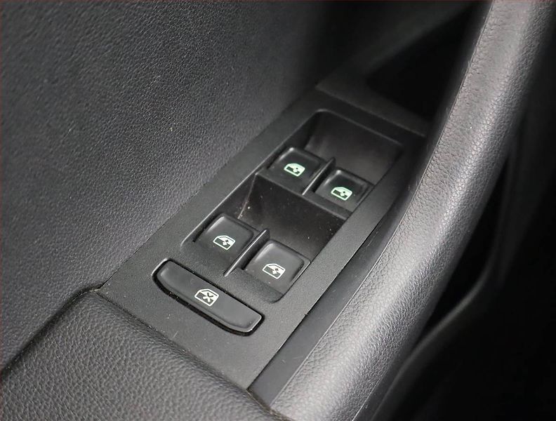 Škoda Octavia (2017) Scout 2.0 TDI, 4X4, Automat - fotka 16 z 23