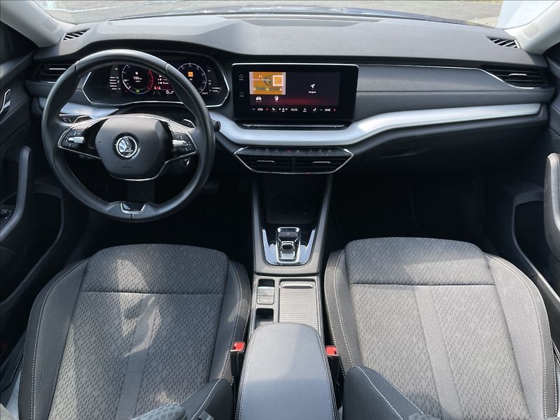 Škoda Octavia 2,0 TDI DSG Combi Style Plus - fotka 6 z 23