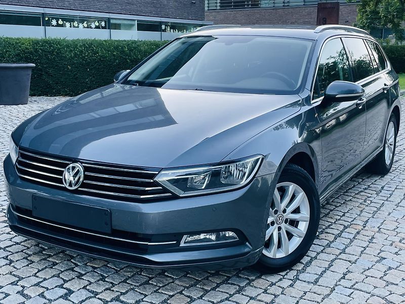 Volkswagen Passat 2.0TDI MANUÁL VÝHŘEV KAMERA - fotka 1 z 47