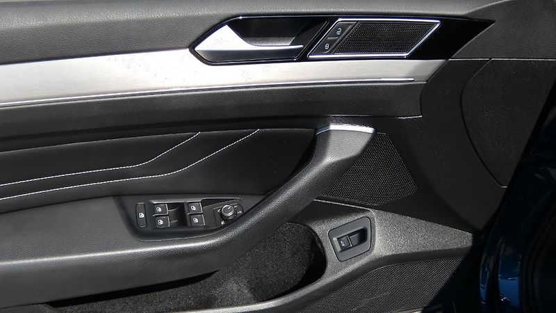 Volkswagen Passat 2.0 TDI 147kW BMT 4MOT DSG Ele - fotka 9 z 22