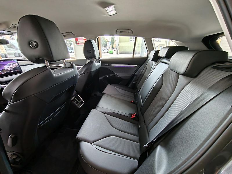 Škoda Enyaq iV 60 62kWh SoH 91% - fotka 16 z 32