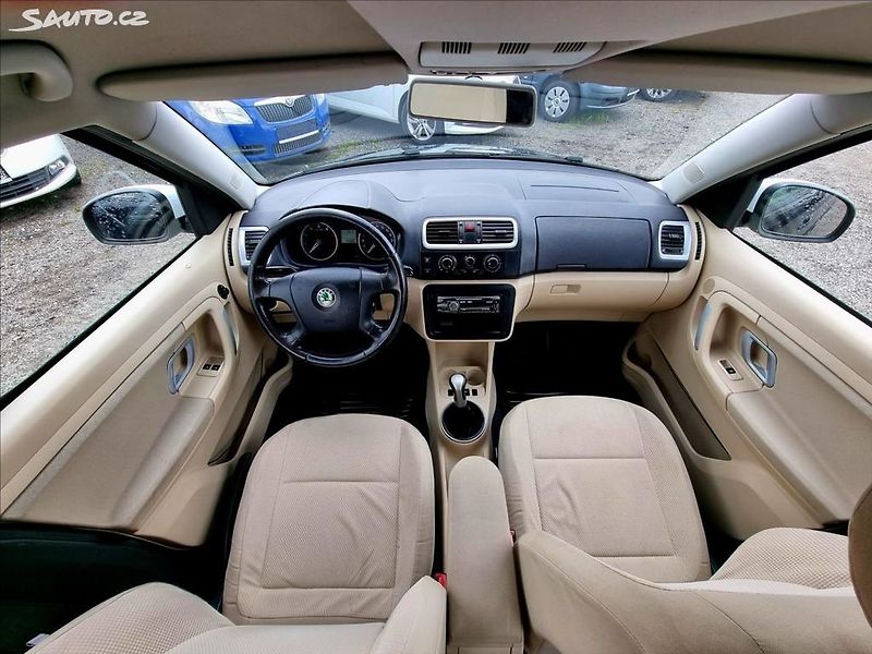 Škoda Roomster (2007) 1,2 12V HTP Com - fotka 13 z 22
