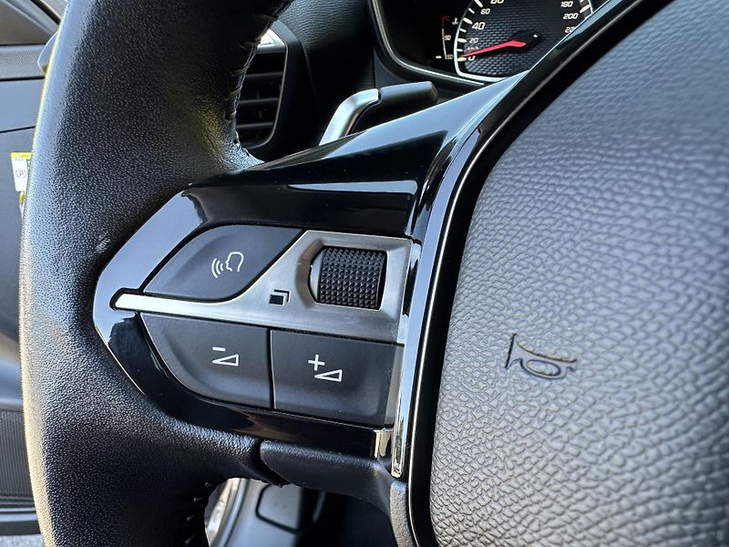 Peugeot 208 (2021) 1.2 PureTech ALLURE *AUTOMAT  - fotka 11 z 41
