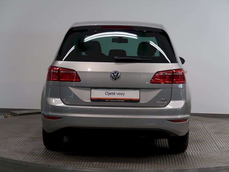 Volkswagen Golf Sportsvan (2016) COMFORTLINE 1.4TSI 92KW DSG - fotka 9 z 36