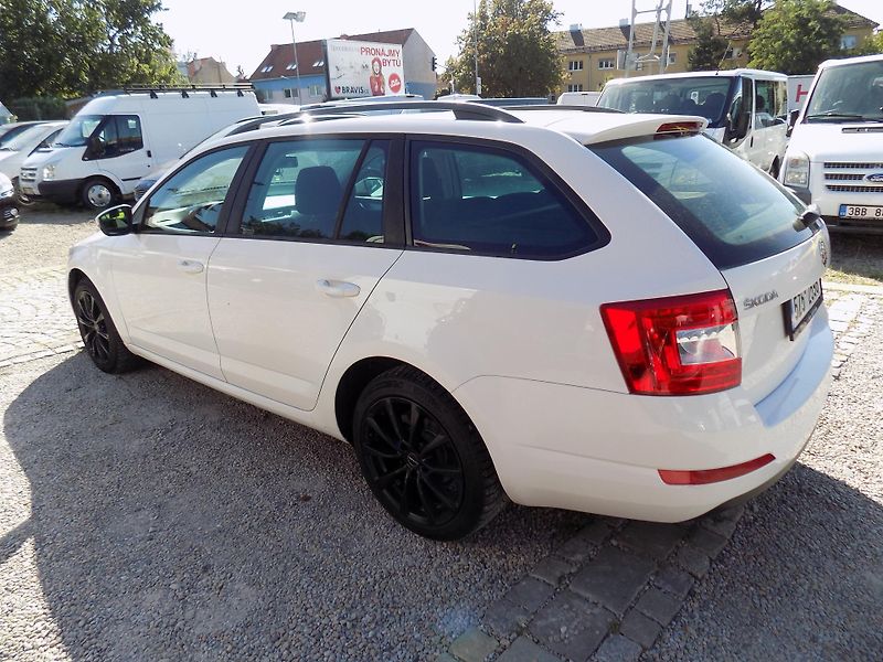 Škoda Octavia 1,6 TDI 81 KW NOVÉ ROZVODY!!! - fotka 13 z 38