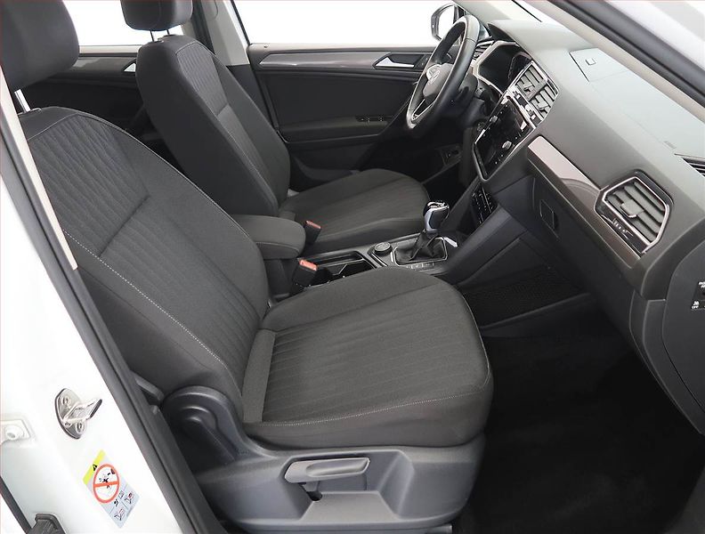 Volkswagen Tiguan Allspace (2024) Life 2.0 TDI, digi klima - fotka 9 z 28