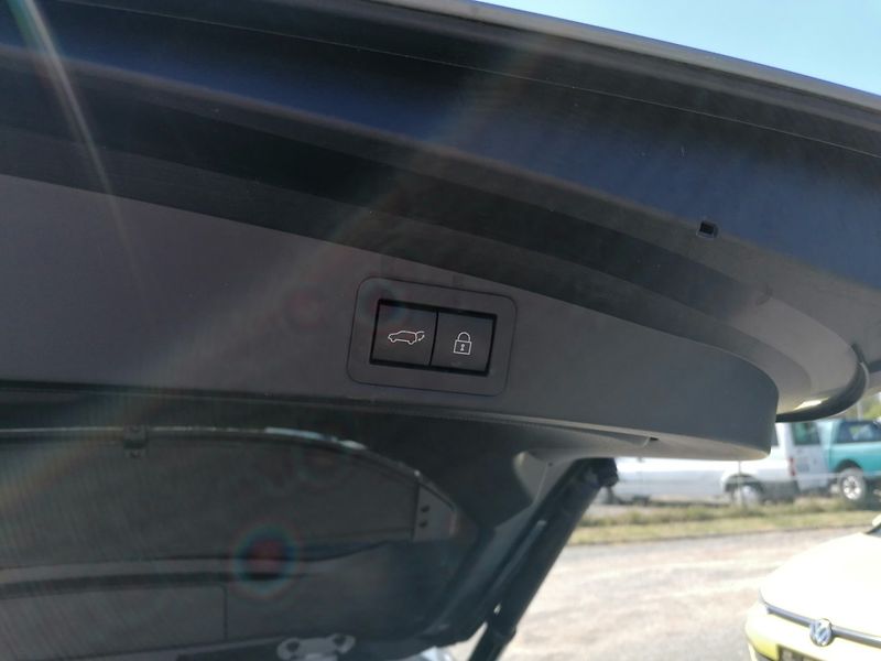Toyota Corolla (2021) 1.8 Hybrid Executive,Head-up - fotka 26 z 33