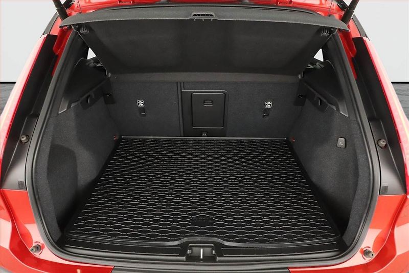 Volvo XC40 (2021) B4 AWD - fotka 11 z 20