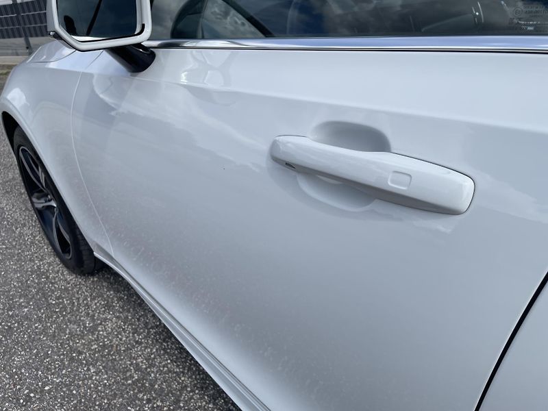 Volvo V90 (2019) 2.0 D4 140kW MOMENTUM - fotka 29 z 32