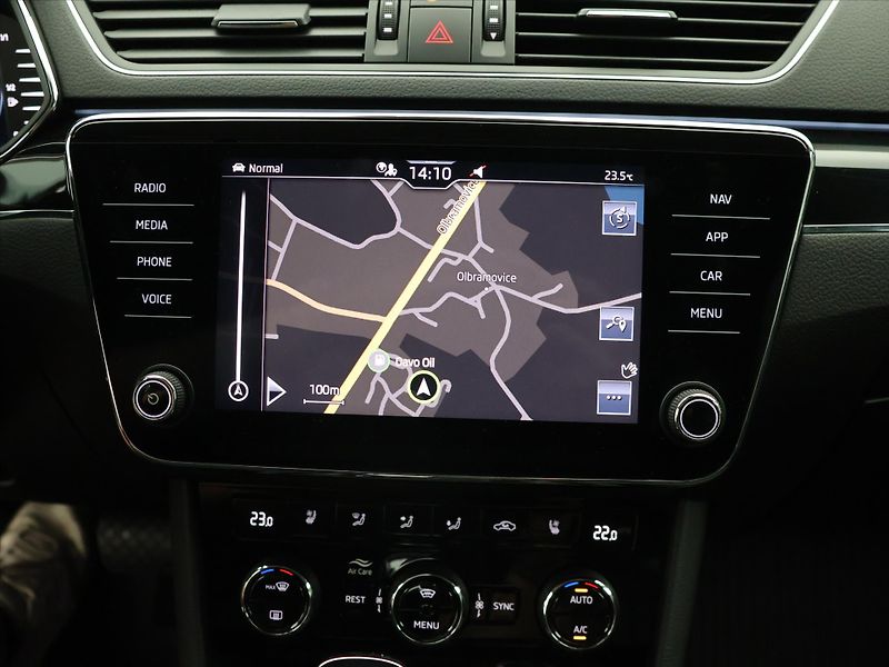 Škoda Superb 1,5 TSI 110kW L&K DSG CZ DPH - fotka 21 z 34