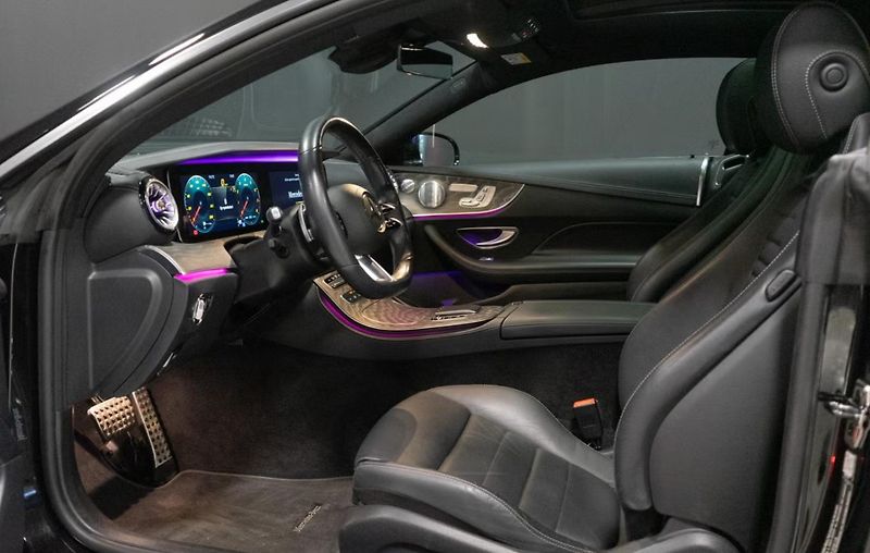 Mercedes-Benz Třídy E 450 4MATIC AMG Coupé - fotka 11 z 17