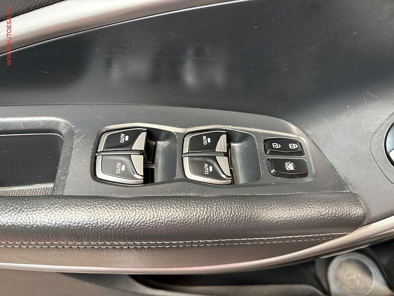 Hyundai Santa Fe (2012) 2.2 CRDi 4x4, Premium - fotka 12 z 18