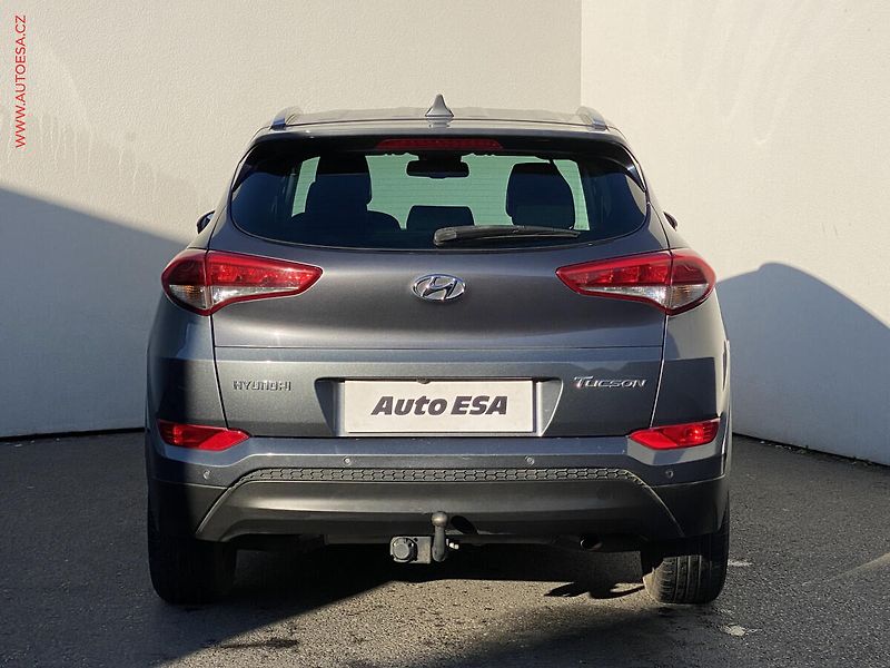 Hyundai Tucson (2016) 1.7 CRDi, AT, navi, kamera - fotka 5 z 18