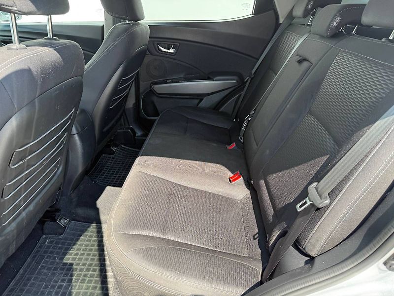 SsangYong Tivoli (2019) 1.6 e-XGi 94 kW DLX - fotka 9 z 21