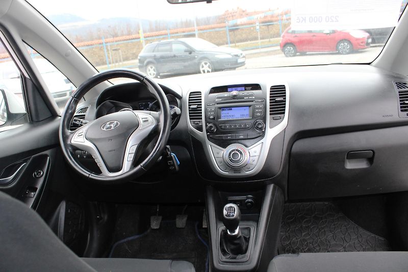 Hyundai ix20 (2015) 1,6 CRDI KLIMA KOUPENO CZ ALU - fotka 15 z 17