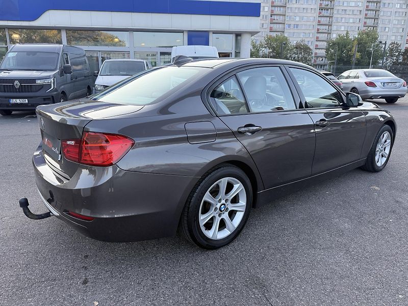 BMW Řada 3 320D  - fotka 6 z 37