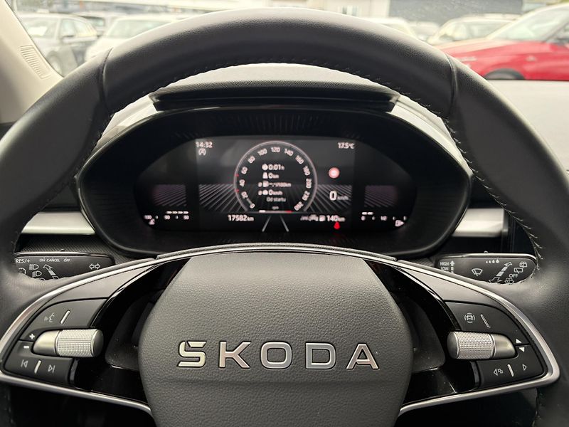 Škoda Fabia 1,0 MPI 59 kW Selection - fotka 19 z 20