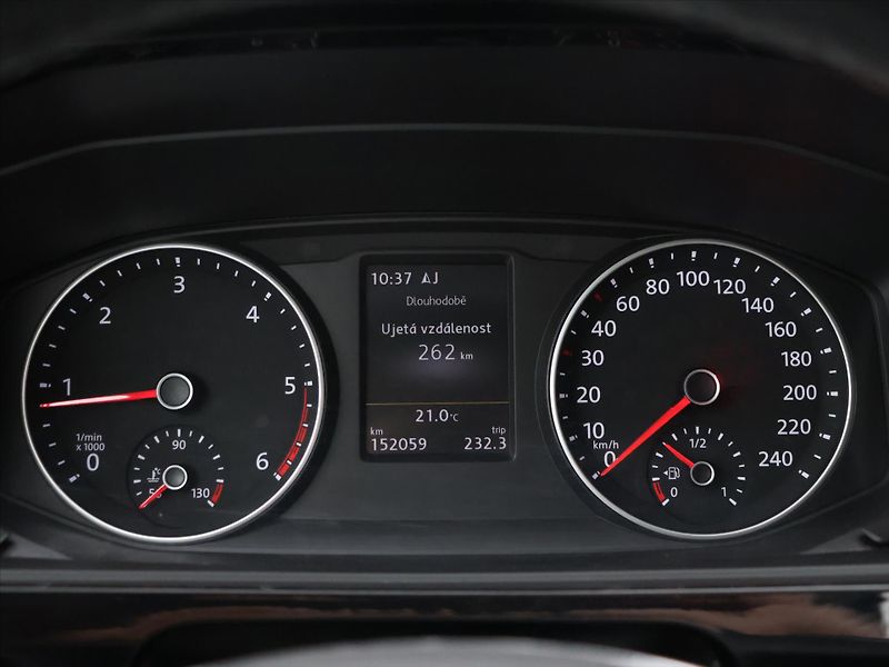 Volkswagen Multivan 2,0 TDI 150kW Highline LED - fotka 20 z 36