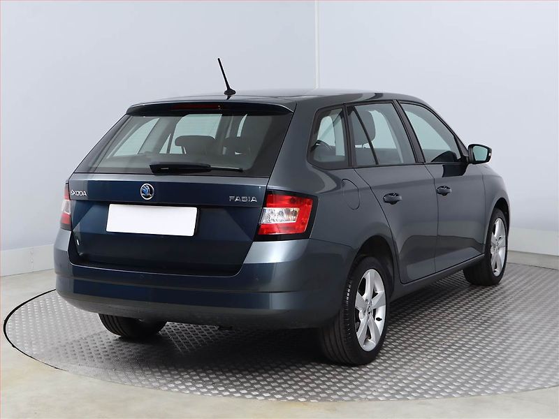 Škoda Fabia (2016) 1.2 TSI, Park. senzory - fotka 5 z 16